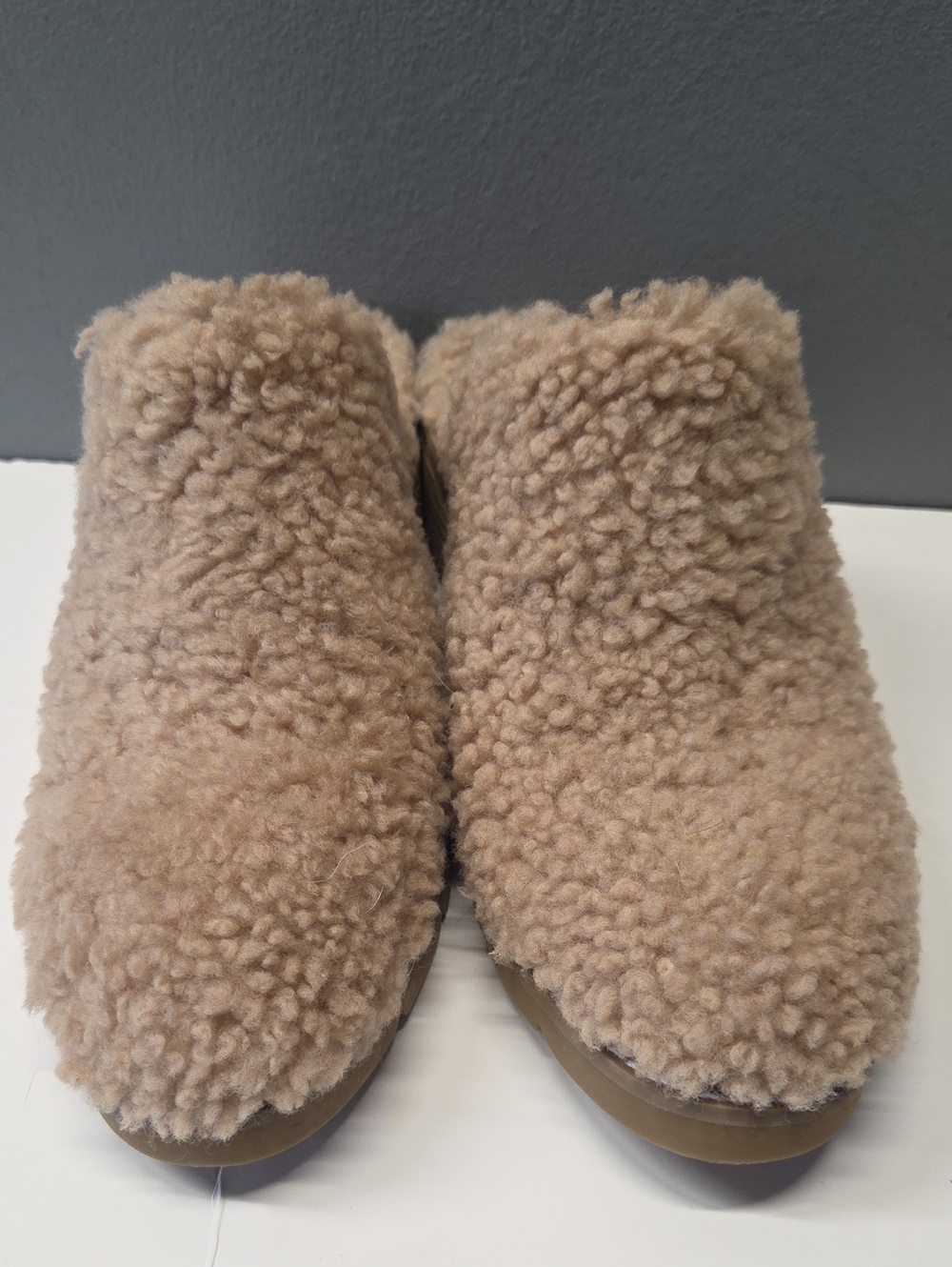 Donald J. Pliner Womens Sammie Beige Shearling And Leather Mule Clogs Size 9.5 - Picture 2 of 7